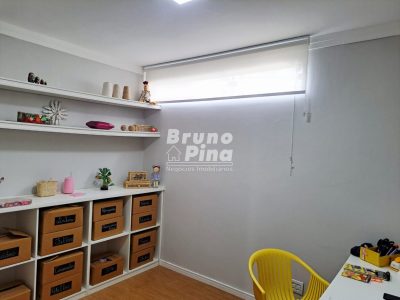 Casa a venda no Jardim América com Suíte, Closet e Edícula Completa