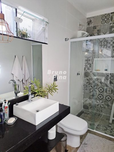 Casa a venda no Jardim América com Suíte, Closet e Edícula Completa