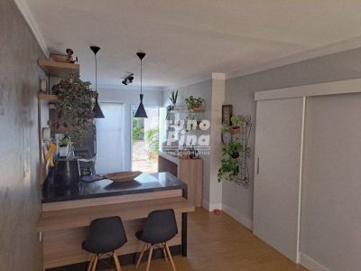Casa a venda no Jardim América com Suíte, Closet e Edícula Completa
