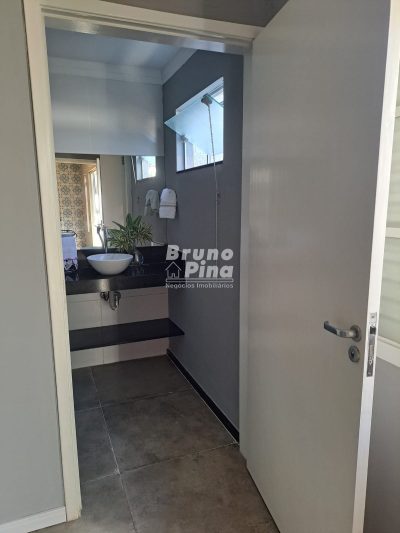 Casa a venda no Jardim América com Suíte, Closet e Edícula Completa