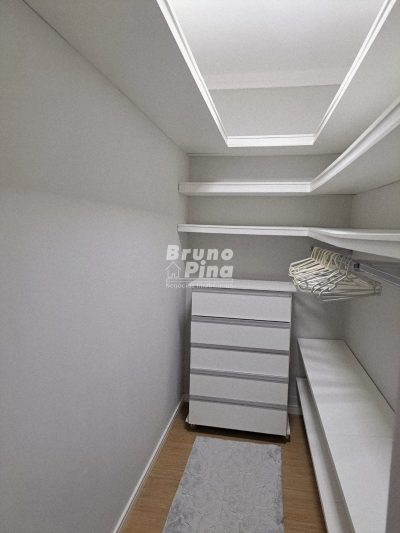Casa a venda no Jardim América com Suíte, Closet e Edícula Completa