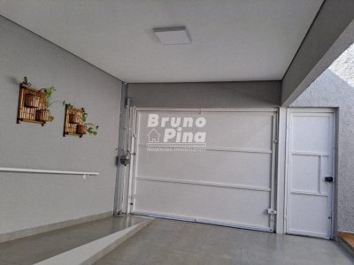Casa a venda no Jardim América com Suíte, Closet e Edícula Completa