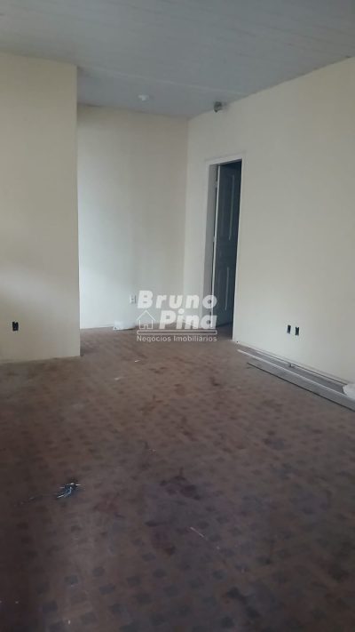 CASA NO ALTOS DA CIDADE – EXCELENTE PARA MORADIA, COMÉRCIO OU RENDA!