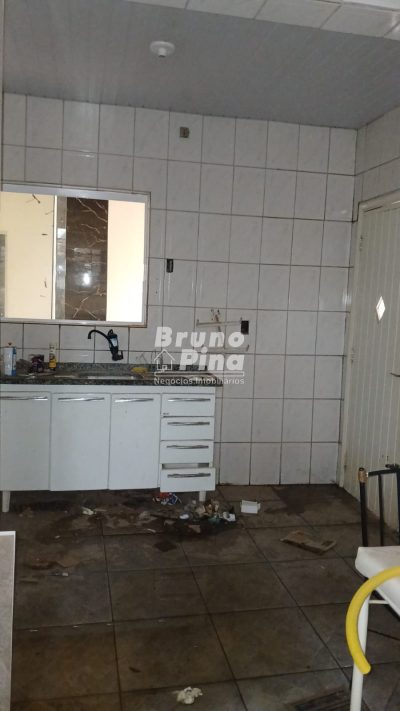 CASA NO ALTOS DA CIDADE – EXCELENTE PARA MORADIA, COMÉRCIO OU RENDA!